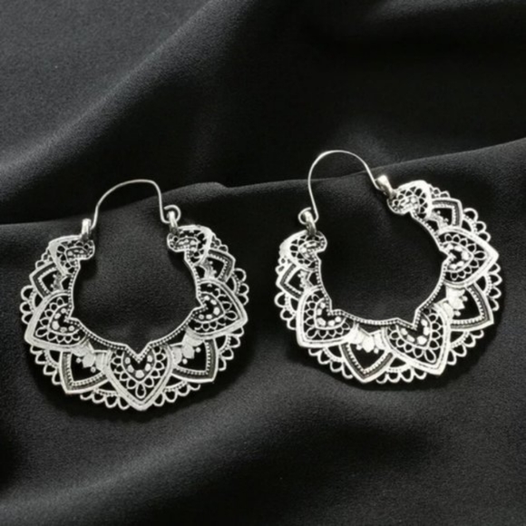 Vintage Antique Silver Dangle Earrings - Picture 2 of 3